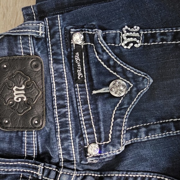 MISS ME | RHINESTONE FITTED SKINNY JEAN SIZE 23 - Picture 3 of 6